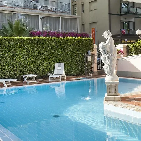 Aparthotel Residenza Lidia 3*